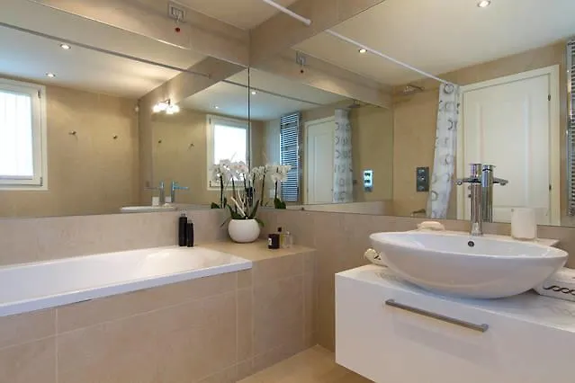 Front Row Golf 빌라 보고노